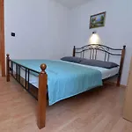 Apartamento In 15050